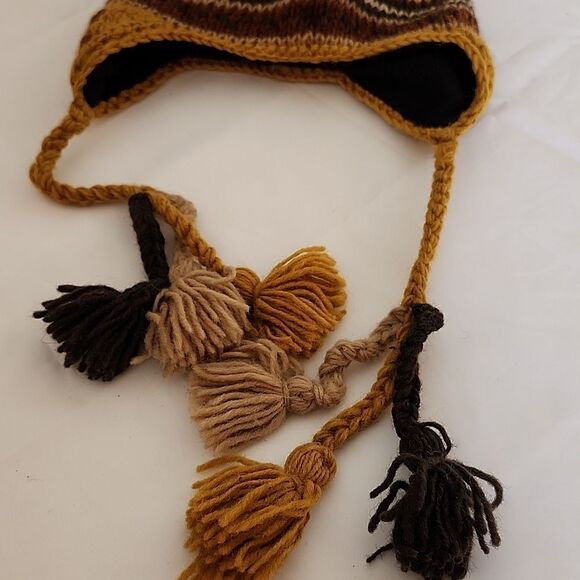 CHEVEUX Unisex Handmade Woolen Crocheted Knit Earflap Winter Warm Lined Hat - Picture 2 of 8